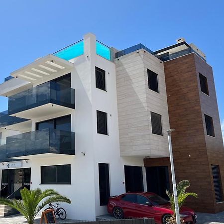 Grandpalazzo Apartments Vir Exteriér fotografie