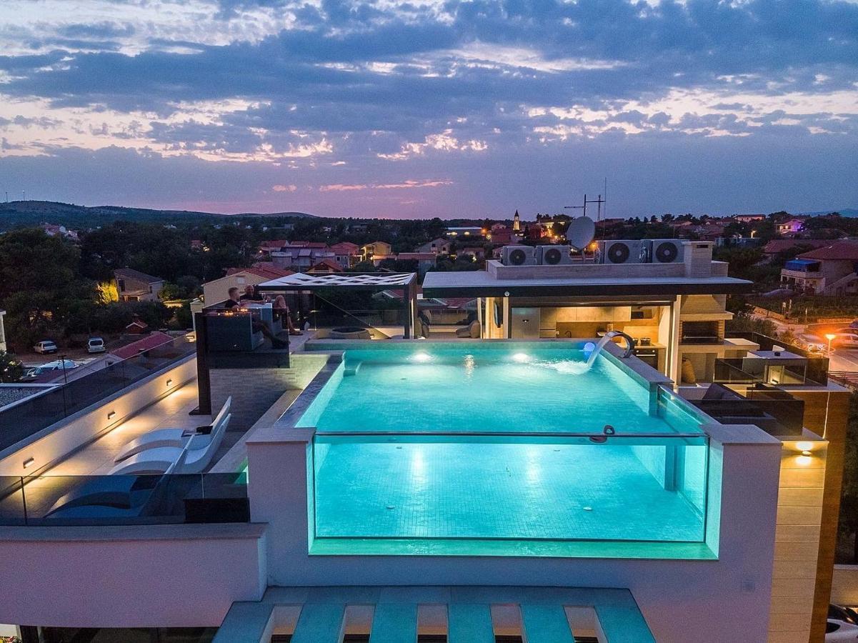 Grandpalazzo Apartments Vir Exteriér fotografie