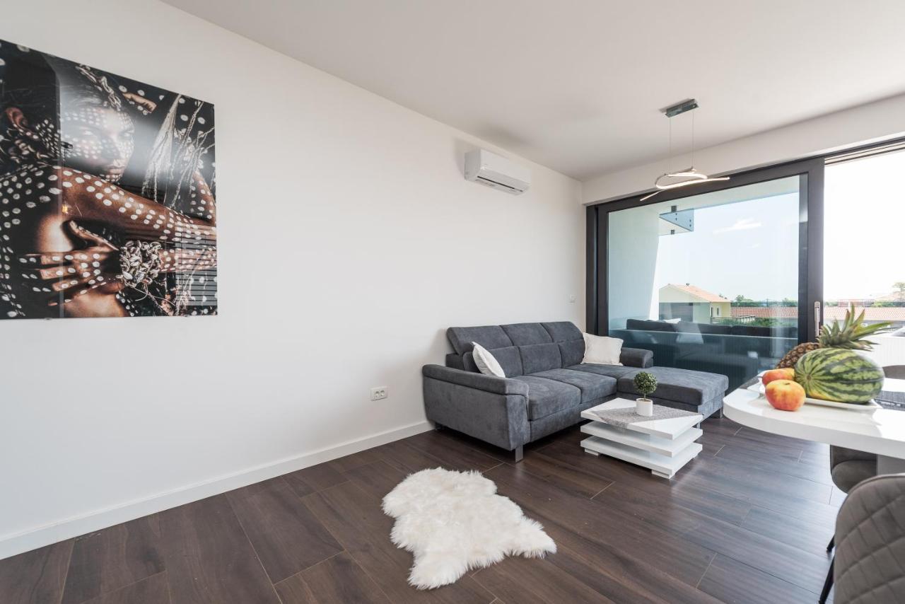 Grandpalazzo Apartments Vir Exteriér fotografie