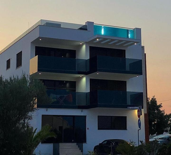 Grandpalazzo Apartments Vir Exteriér fotografie