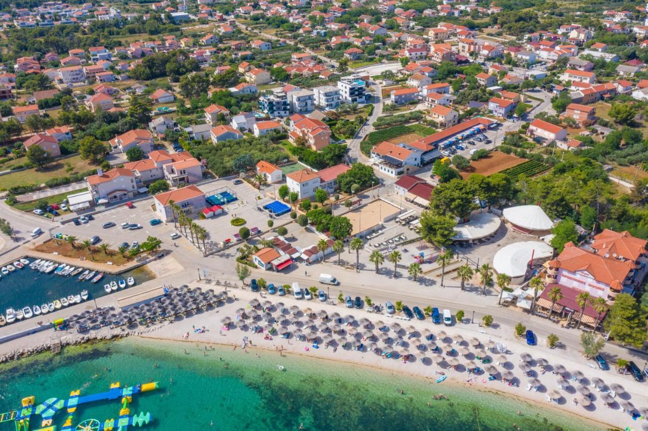Grandpalazzo Apartments Vir Exteriér fotografie