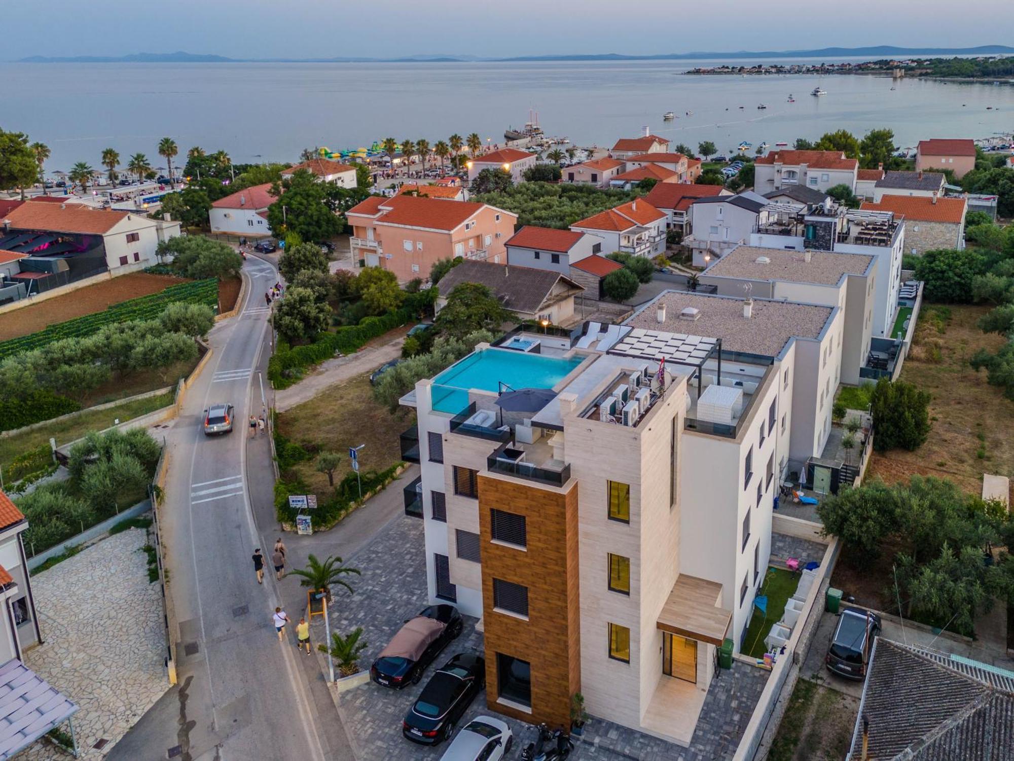 Grandpalazzo Apartments Vir Exteriér fotografie