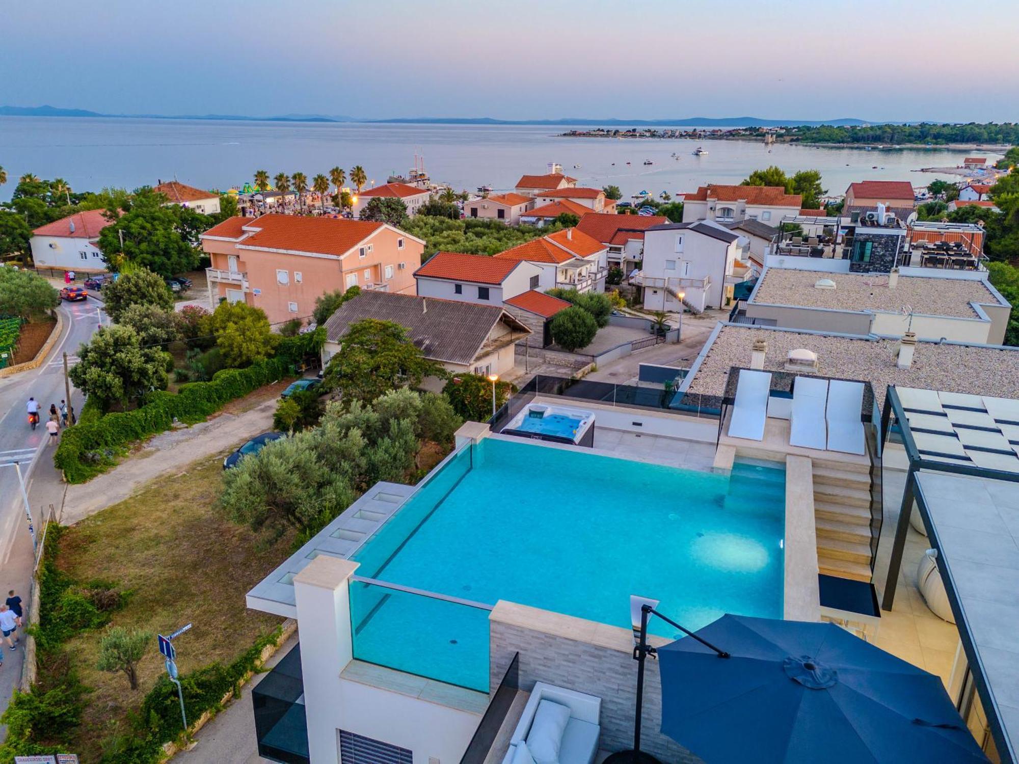 Grandpalazzo Apartments Vir Exteriér fotografie