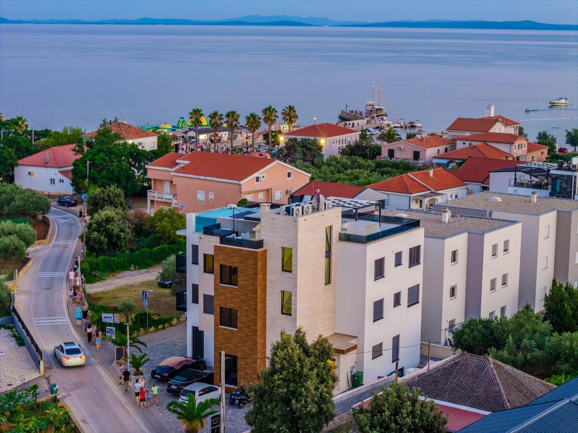 Grandpalazzo Apartments Vir Exteriér fotografie