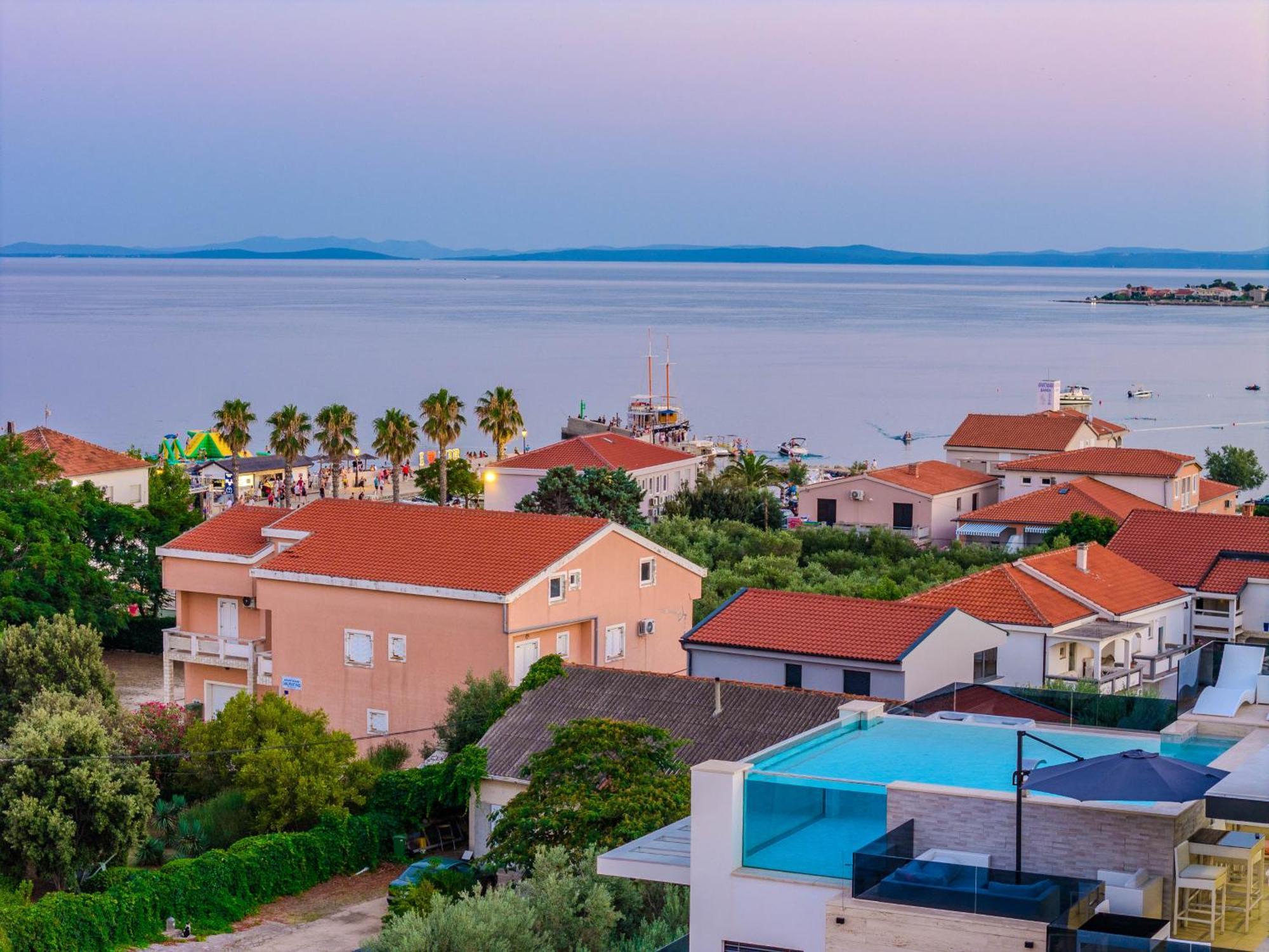 Grandpalazzo Apartments Vir Exteriér fotografie
