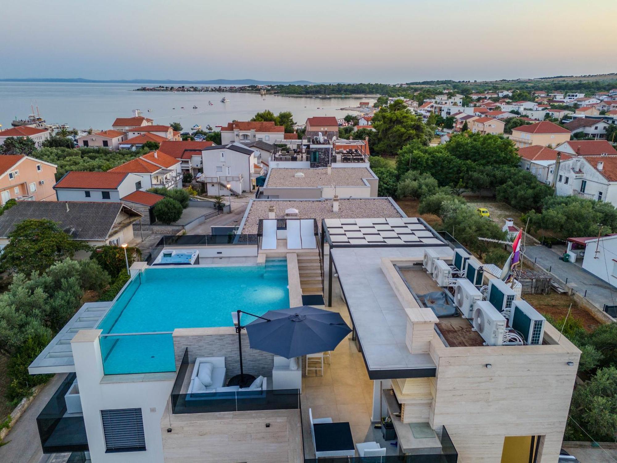 Grandpalazzo Apartments Vir Exteriér fotografie